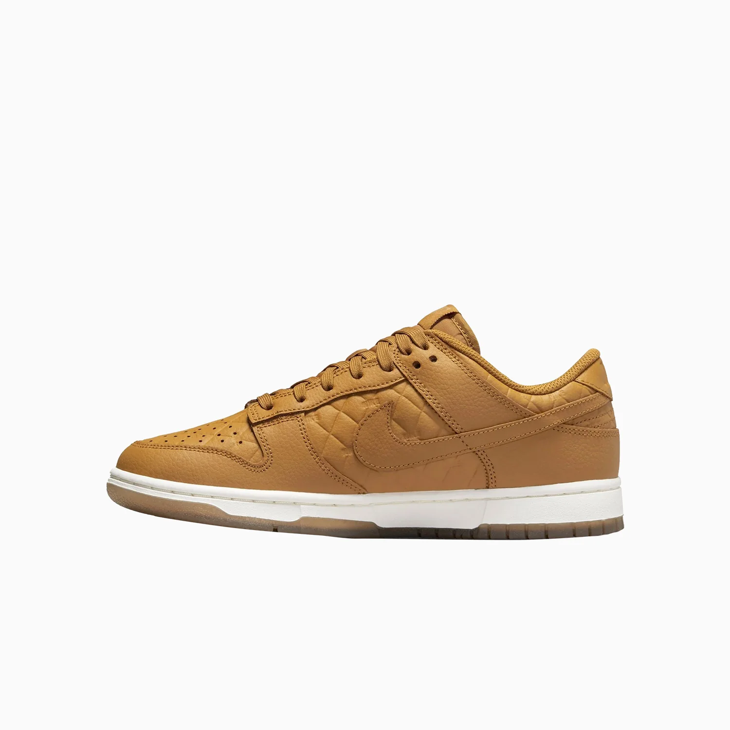 Women's Nike Dunk Low - Image 3